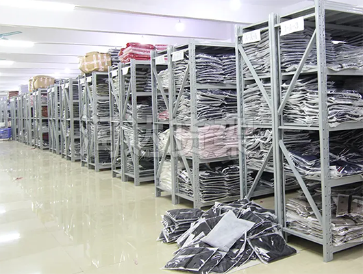 衣服云倉(cāng)發(fā)貨